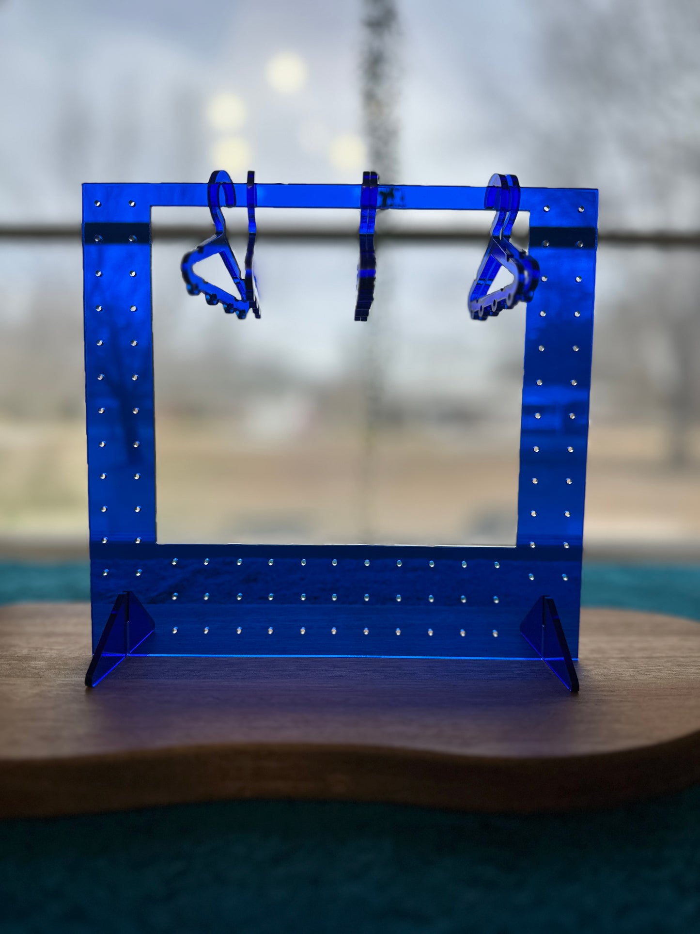 Jewelry display with 6 hangers