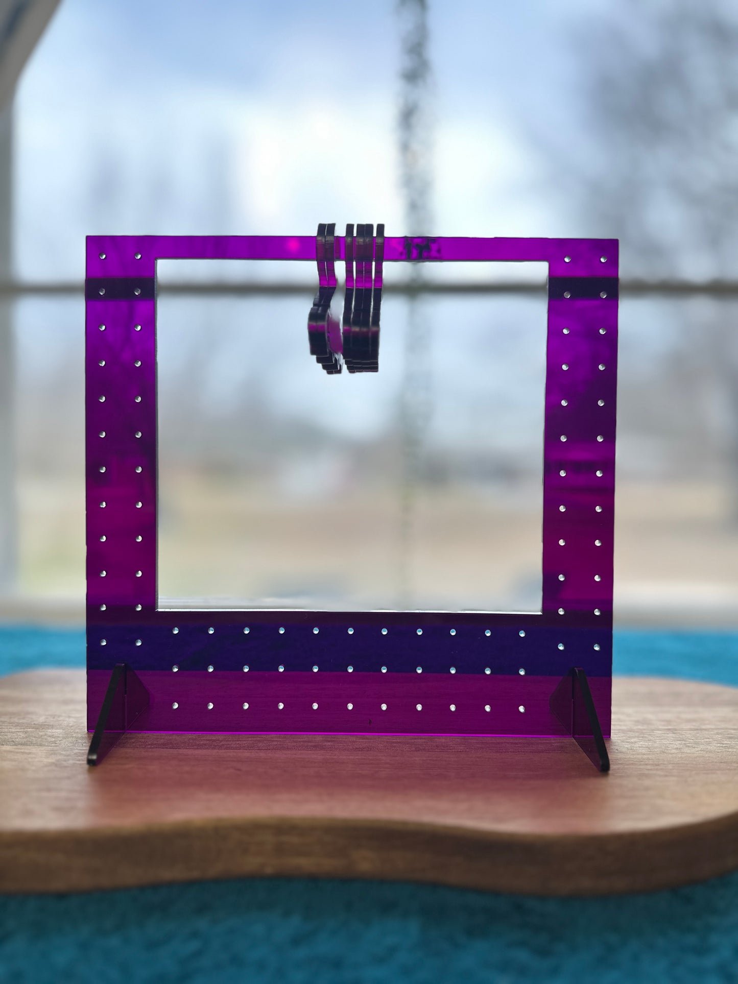 Jewelry display with 6 hangers