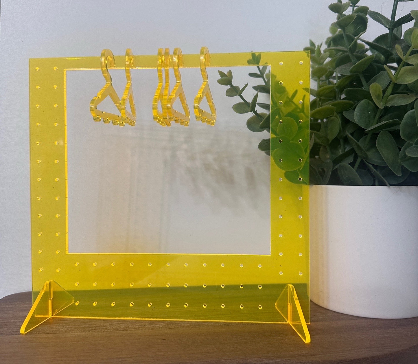Jewelry display with 6 hangers