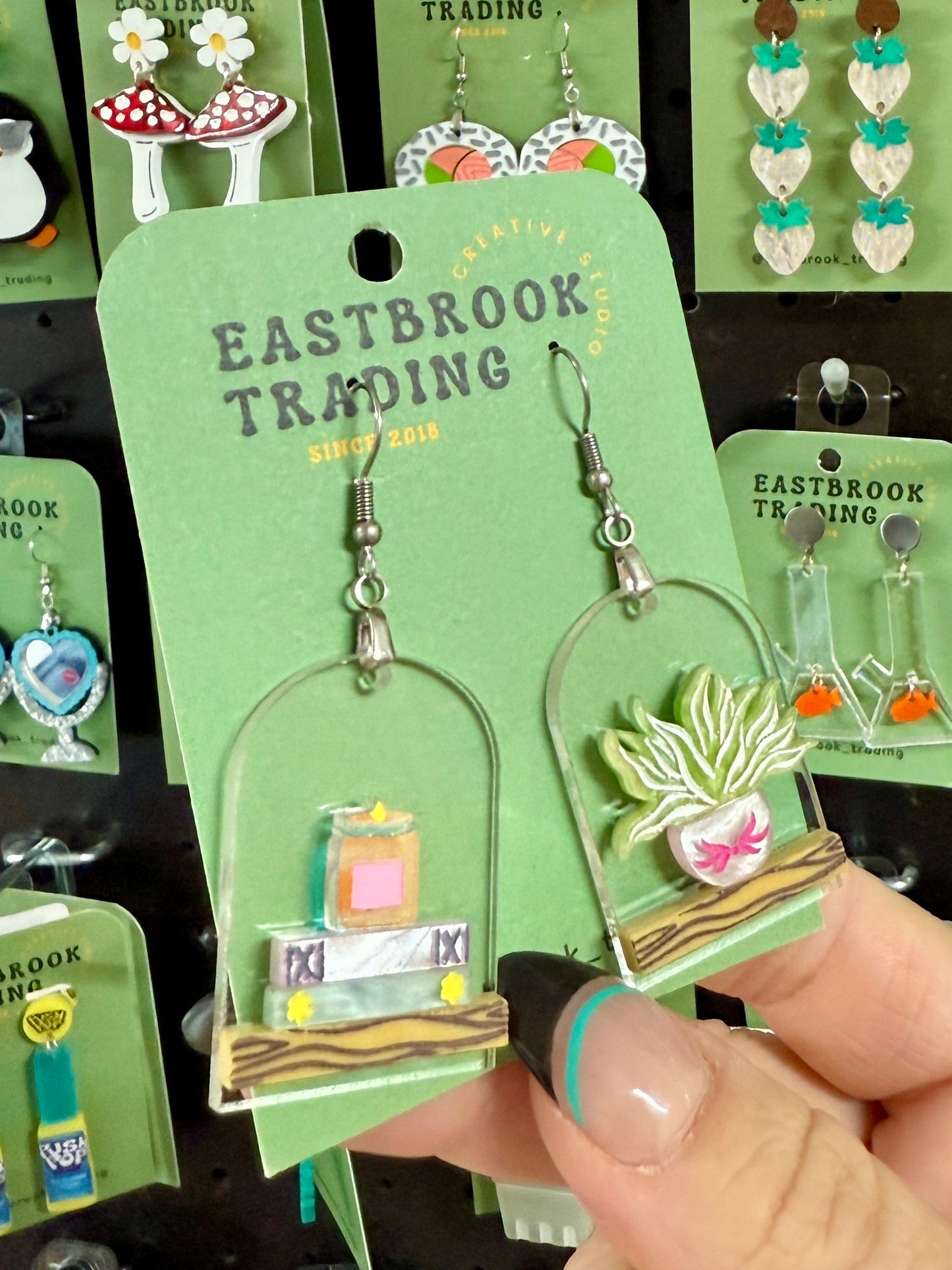 Cozy Shelf Earrings