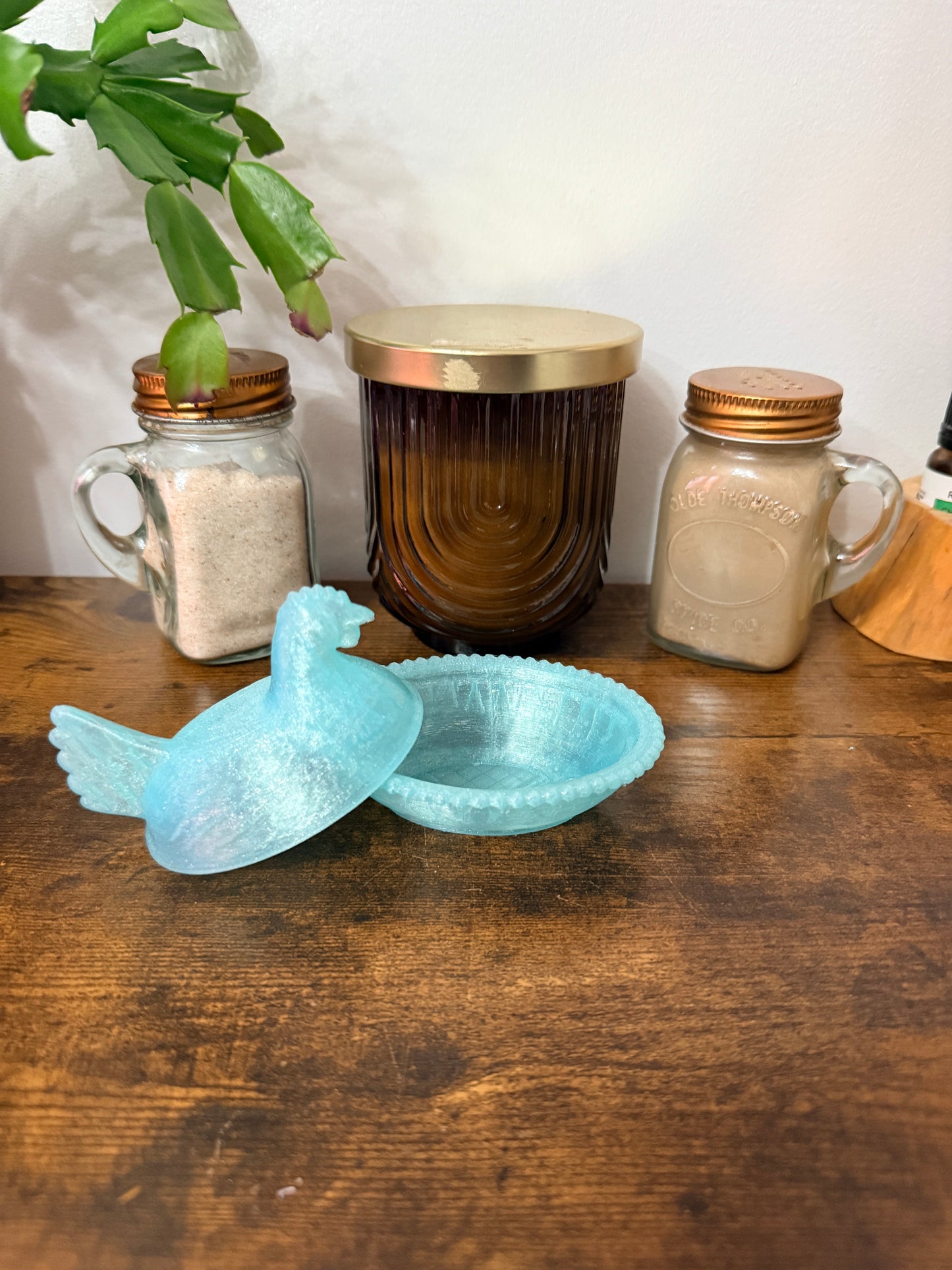 Hen on a nest trinket dish