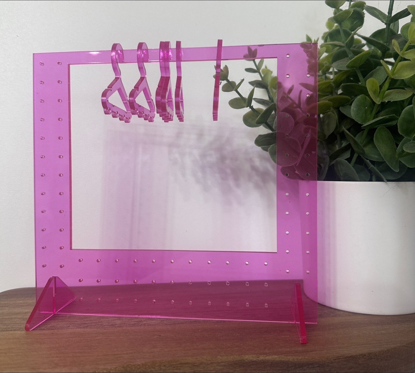 Jewelry display with 6 hangers
